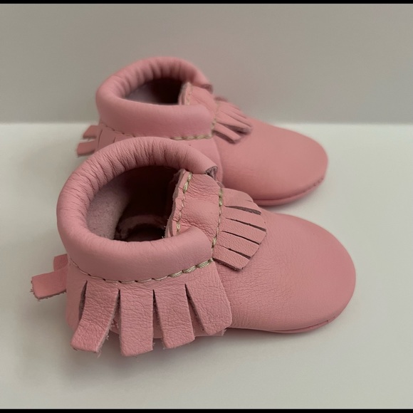 Freshly Picked Moccasins in pink for Babies - Picture 2 of 5